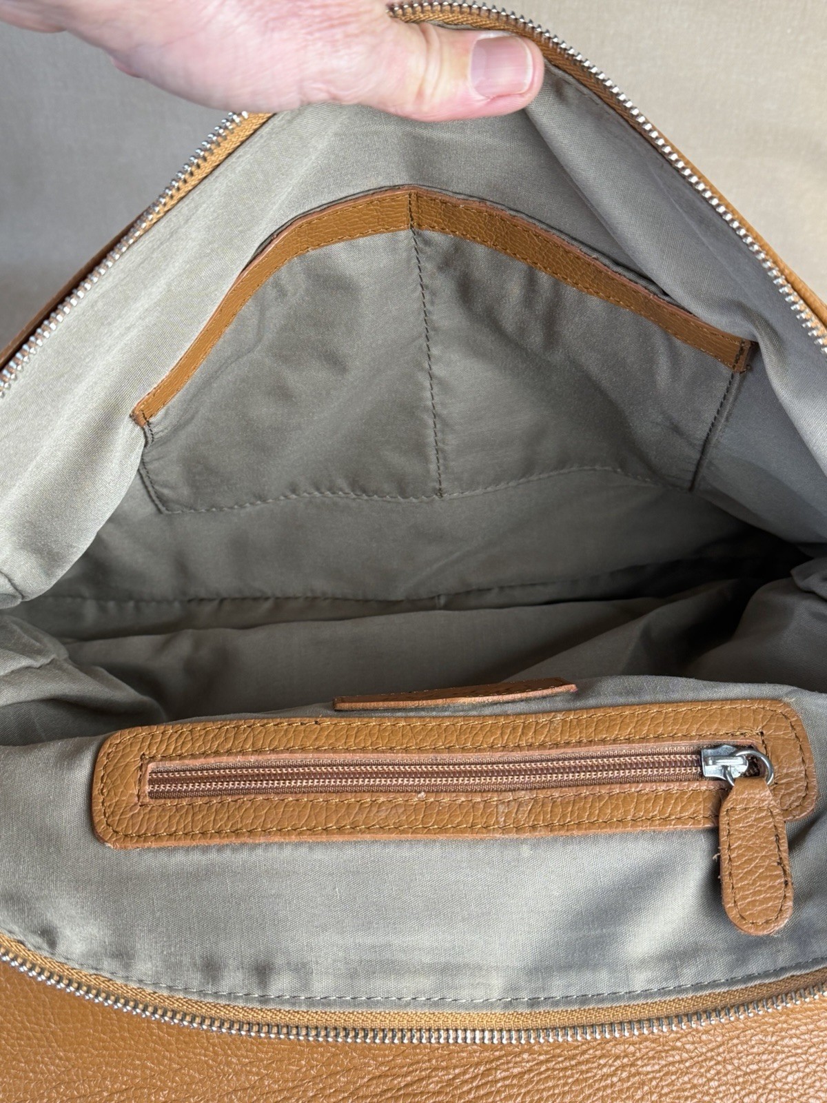 PELL ITALY LEATHER MESSENGER BAG Unisex Camel Color With Adjustable Strap