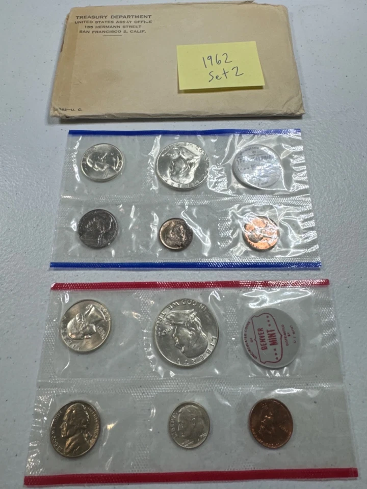 (1) 1962  US MINT SILVER P & D Set,  in all OGP,   w/ 90%  SILVER COINS,   SET 2 - Image 3 of 4