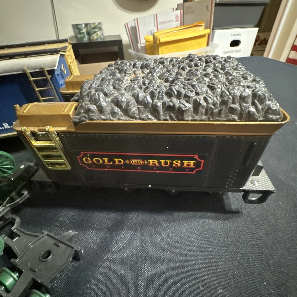 Carro de carga Gold Rush Express nuevo tren de ferrocarril brillante con piezas de rueda adicionales Foto 4 de 4