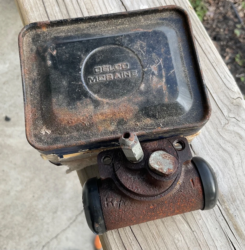 1962 PONTIAC TEMPEST REAR RIGHT WHEEL CYLINDER=DELCO MORAINE #5460354=RARE - Image 4 of 4