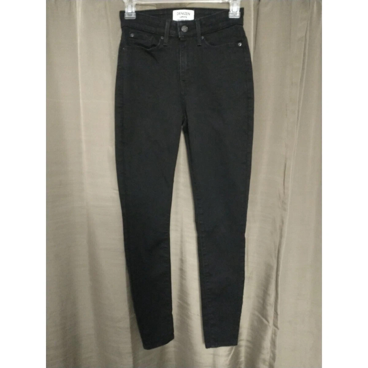 Levi denizen black jeans top