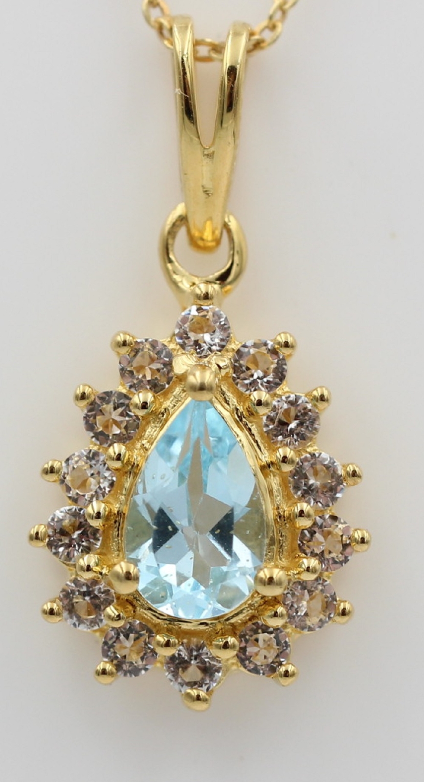 Elegante Colgante De 1,1 Quilates De Topacio Azul Y Topacio Blanco En Plata 925