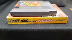 VIDEOGIOCO CIB DONKEY KONG CLASSICS NINTENDO NES COMPLETO DI SCATOLA CON PROTETTORE
