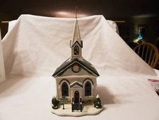 ST NICHOLAS WEDDING CHAPEL, RETIRED 2004 CHRISTMAS VILLAGE