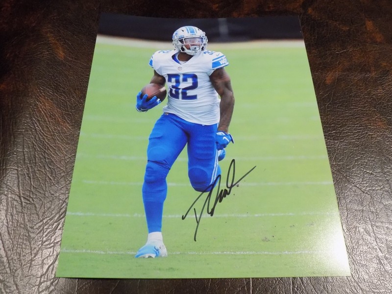 D'ANDRE SWIFT AUTOGRAPHED LIIONS 8X10 PHOTO W/COA