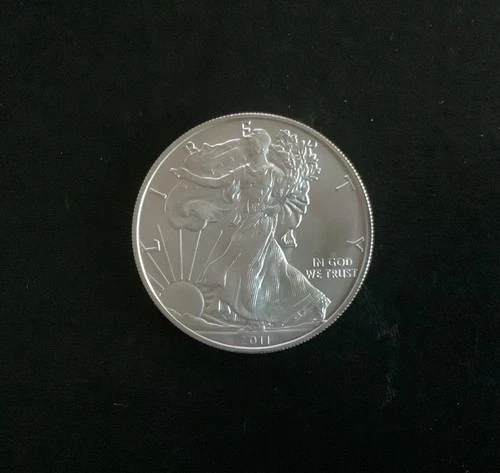 2011 American Silver Eagle 1 Troy Oz. .999 Fine Silver One Dollar