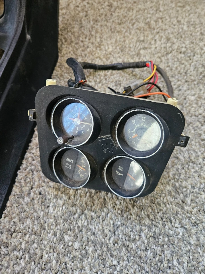 AMC SPIRIT GT AMX 1979 1980-1983 consola reposabrazos central negra ¡con medidores de rally!! Foto 2 de 4