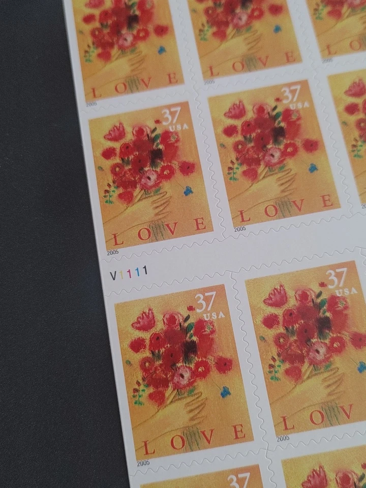 US Stamps 2005 37 cent Love Flowers complete booklet of 20 Scott #3898a, Mint NH - Image 3 of 3