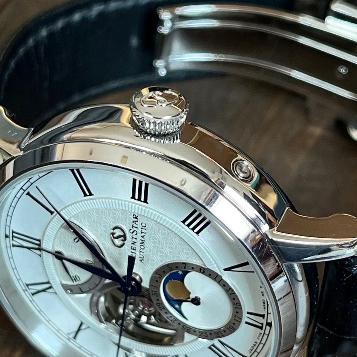 Orient Star RK-AM0001S Moonphase Automatic Silver Dial Watch Box
