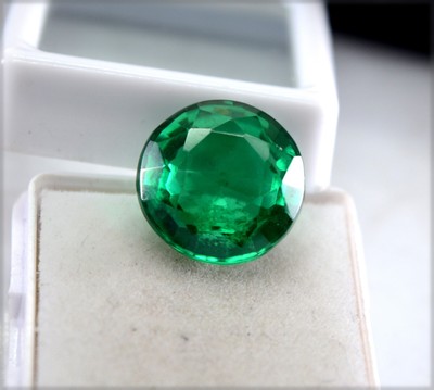 15.65 Ct NATURAL PRECIOUS CERTIFIED VIVID GREEN COLOMBIAN EMERALD GEMSTONE E3023