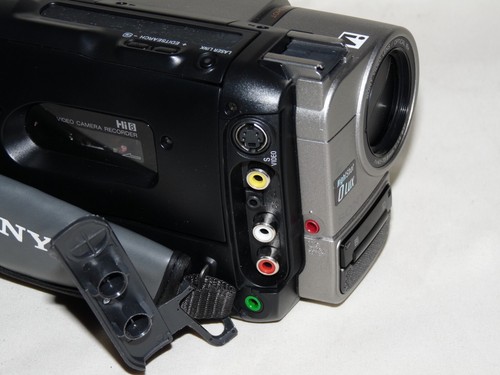 Sony CCD-TRV615 Stereo HI8 HI 8 8mm Video8 Camcorder VCR Player Video Transfer - Picture 6 of 7