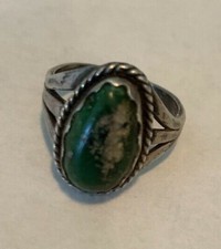Sterling Silver Ring with Dark Green Stone HALLMARKED. RC210