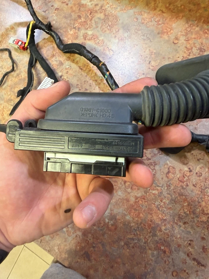 Arnés de cableado de puerta delantero izquierdo lado del conductor Hyundai Sonata Foto 2 de 4