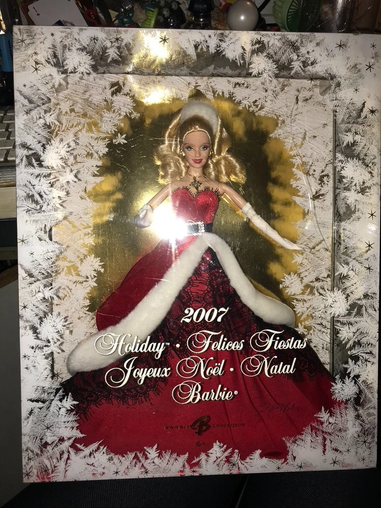 Barbie Nikki AA Holiday Joyeux Noël 2017 – Mattel DYX40 – Boîte NRFB à Collectionner