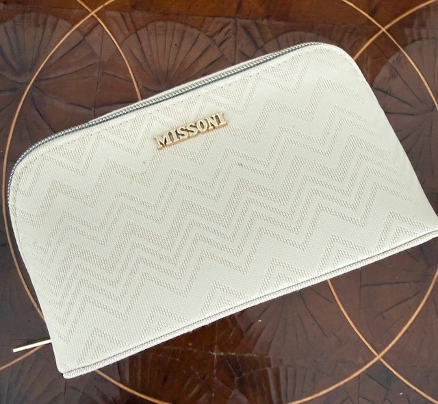 New Delta One Air Lines Amenity Case Missoni Cream First Class Business