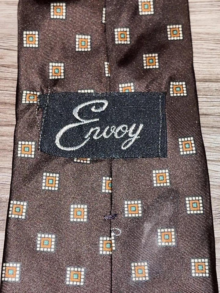 Corbata Envoy Para Hombre Marrón 100% Seda Hecha en EE. UU. Patrón Cuadrados Geométricos Clásico Foto 3 de 4