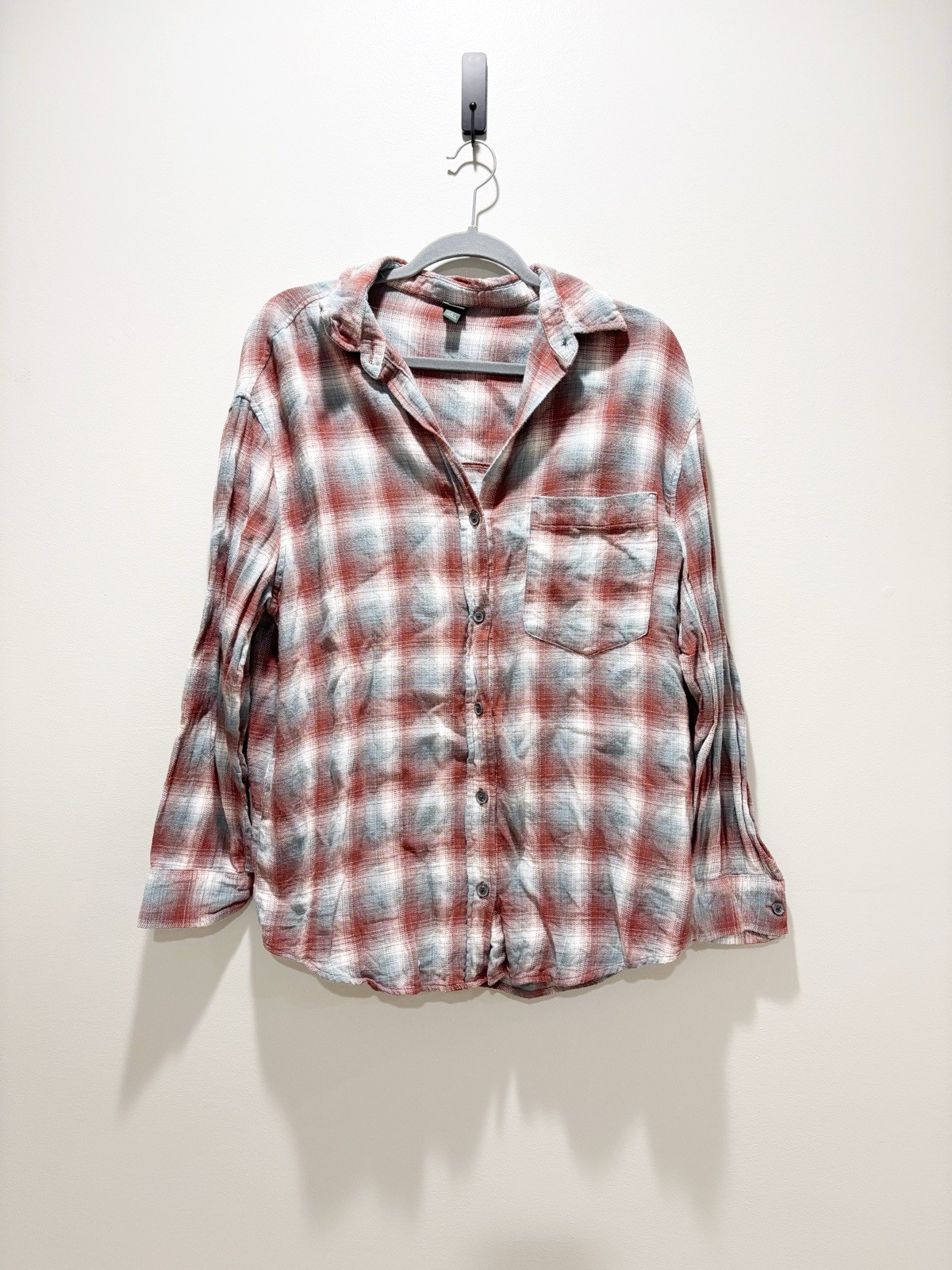 Wild Fable Women’s Multicolor Relaxed Fit Plaid Flannel Button Up With Pockets
