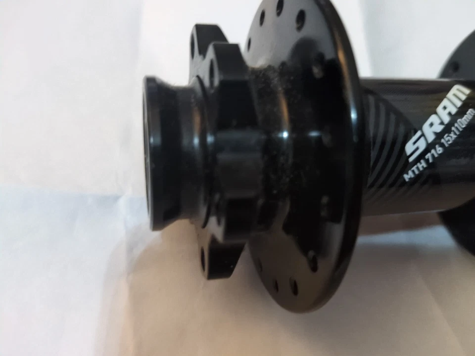 SRAM MTH716 BOOST FRONT HUB ROCKSHOX TORQUE CAPS 32HOLE 6BOLT ROTOR 110X15 BLACK - Image 2 of 4