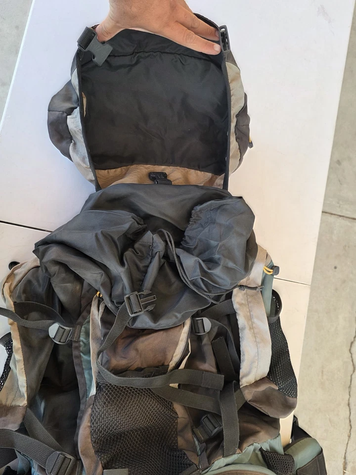 Mochila de Senderismo Jansport Cinturón de Cadera Marco Interno Grande Alto Verde Trail Foto 4 de 4