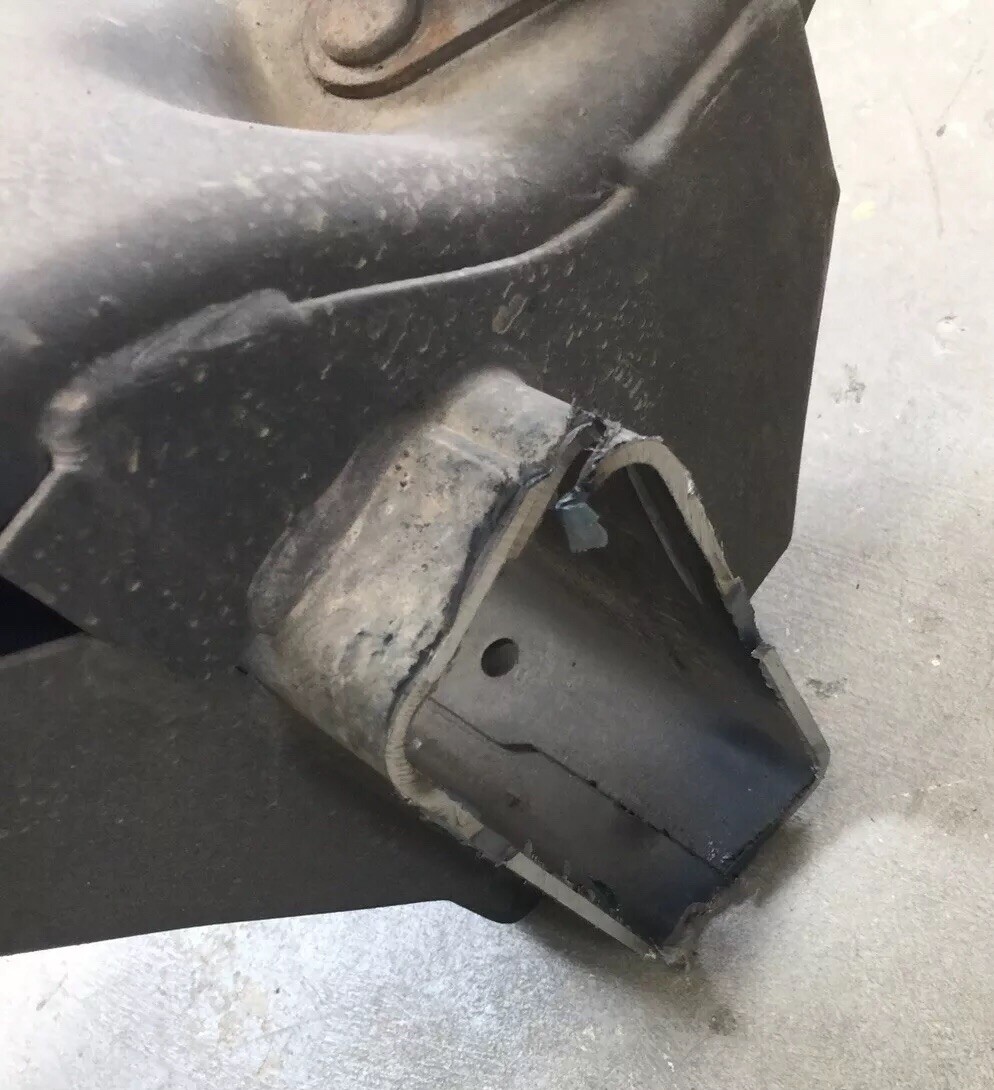 2008 Dodge Ram 1500 4x4 Quad Cab Cab Mount Frame Crossmember Cross Member