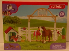 SCHLEICH HORSE CLUB Schleich Hannah's Guest Horses with Ruby the Dog 42458 SET