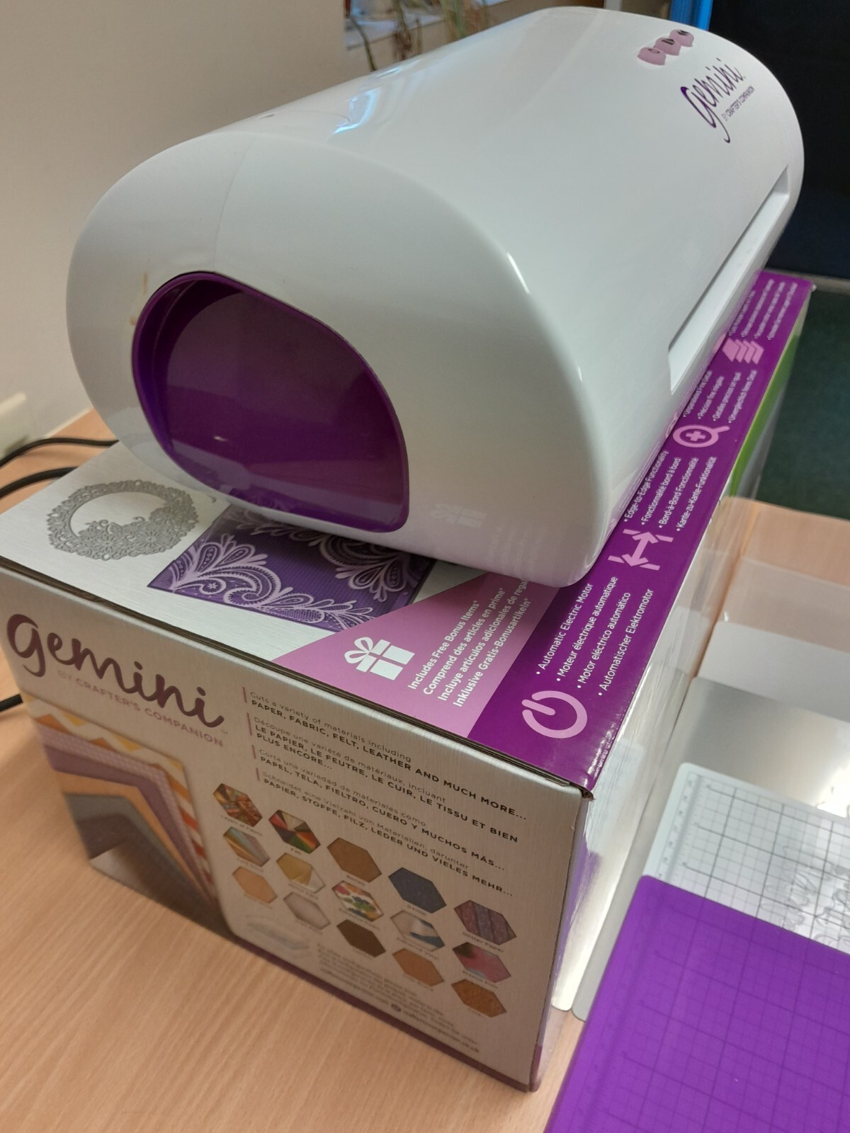 Crafters Companion Gemini Die Cutting Machine eBay