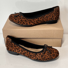 Clarks Sara Aster Suede Ballet Flats Size: 8W