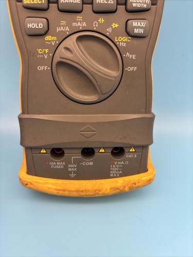 Radio Shack 22-812 LCD Screen Auto-Ranging AC Voltage Current Digital Multimeter - Picture 2 of 6