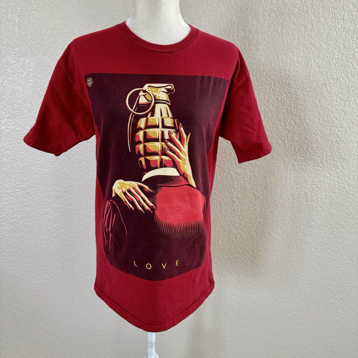 Obey Propaganda Grenade Love Red T-Shirt Men’s Medium Graphic Tee - Main Image