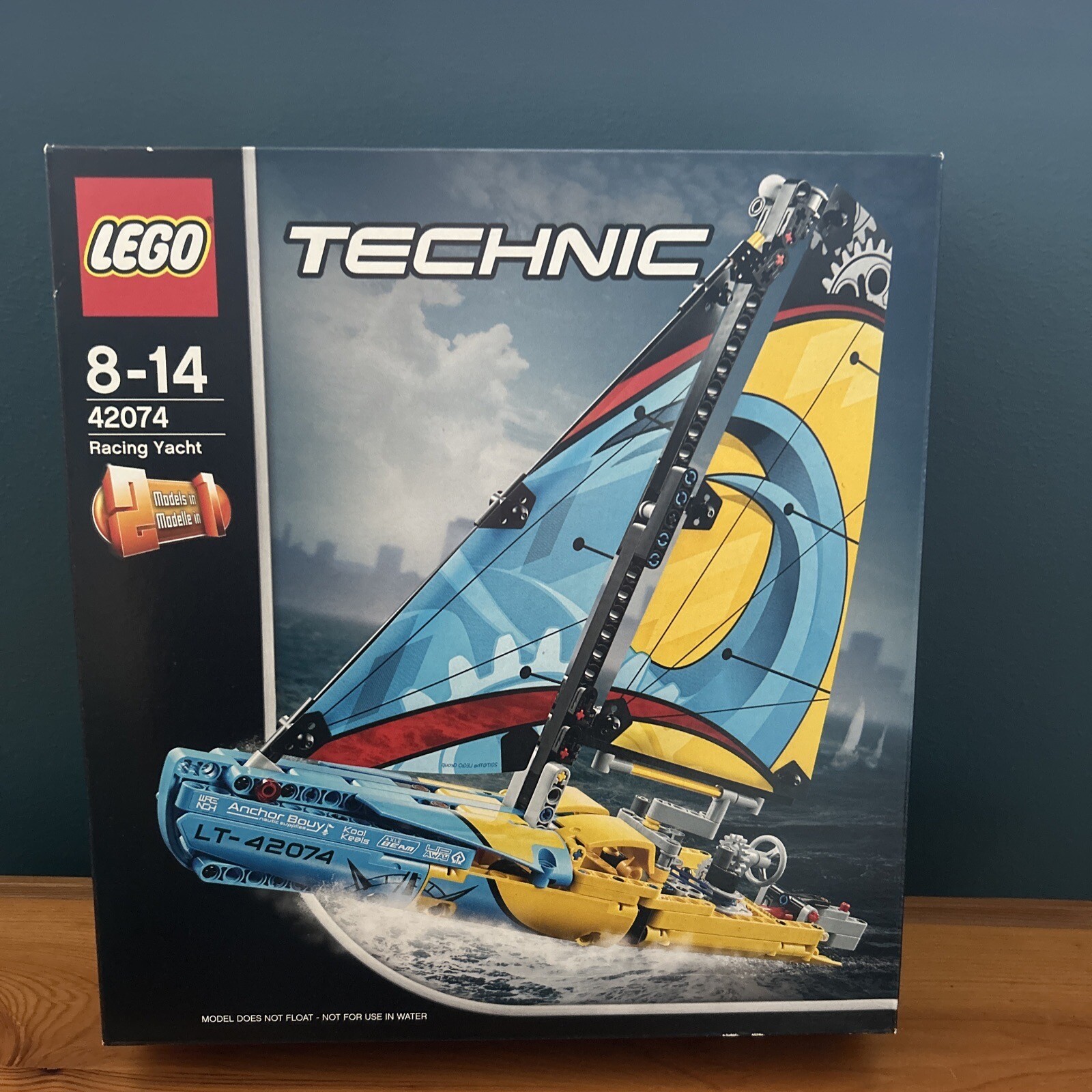 LEGO TECHNIC RACING YACHT 42074 RETIRED SET NEW & SEALED