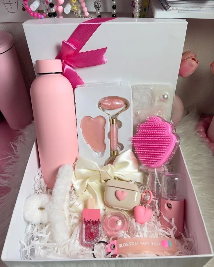 Caja Sorpresa Con Diversos Artículos Solo Para Mujeres Foto 2 de 4