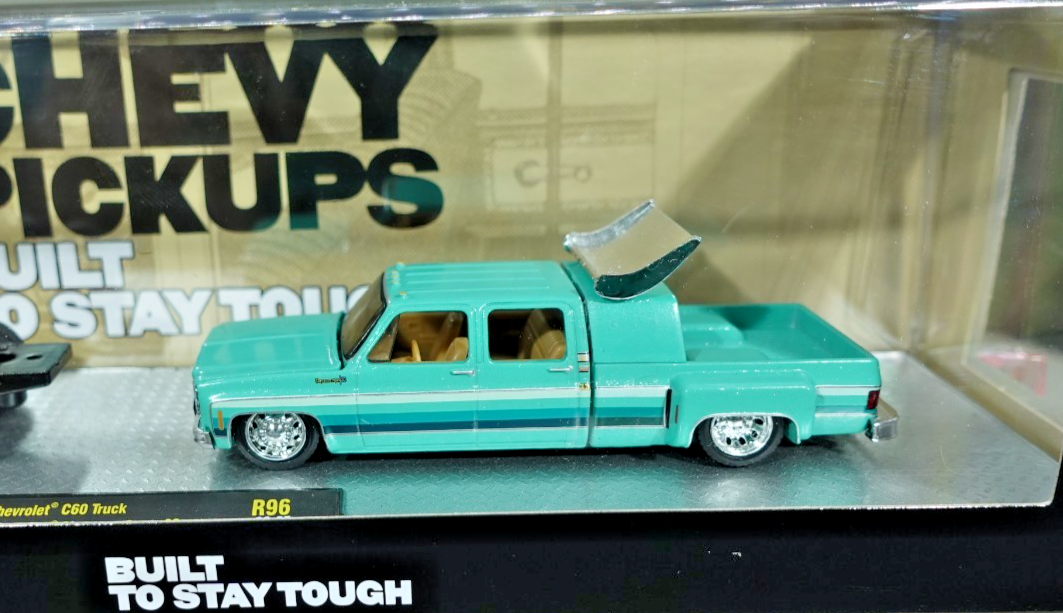 M2 Machines 1970 Chevrolet C60 & 1974 Chevrolet Cheyenne Super 30