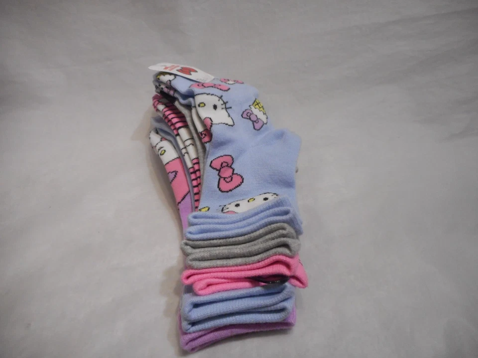 Hello Kitty And Friends 5 Pairs Multicolor Women's Socks. Size 9-11 - Image 3 of 4