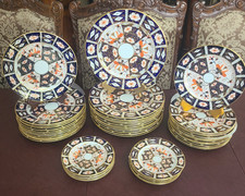 Royal Crown Derby Traditional Imari 2451 dinner service for 12 (48 pcs) c 1923