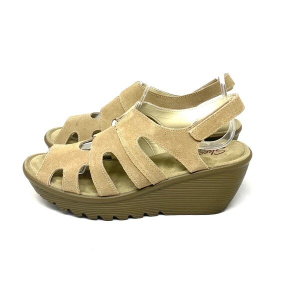 Skechers Tan Suede Wedge Sandals Women's Size 8 Gem