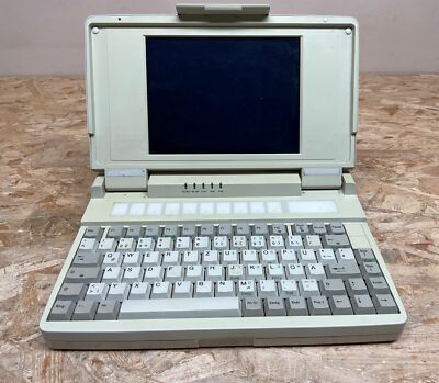 Retro Vintage Notebook Computer Modell 2100