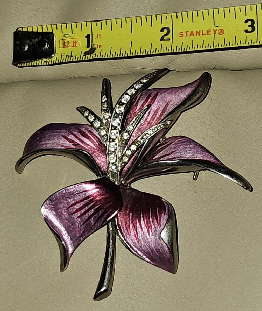 LILLY VINTAGE ENAMEL & RHINESTONE FLOWER BROOCH 3
