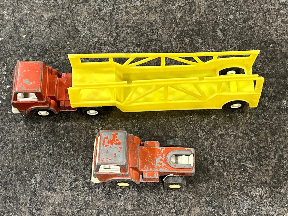 Remolque de colección 1970 camión y transporte para carros rojo/amarillo Tootsie juguete 2 camiones🔥 Foto 3 de 4
