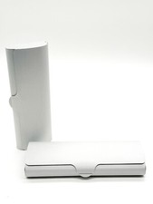 1 Brillenetui Xena aus leichtem Metall Etui silber Brille Lesebrille Neu