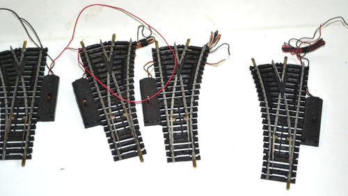 LOT DE 2 aiguillages a gauche + droite électrique R385 Jouef ho EUR 14 LOT DE 2 aiguillages a gauche + droite électrique R385 Jouef ho EUR 14