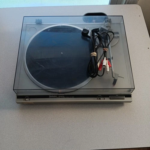 Technics SL-Q200 Direct Drive Automatic Turntable Tested Working Vintage Silver
