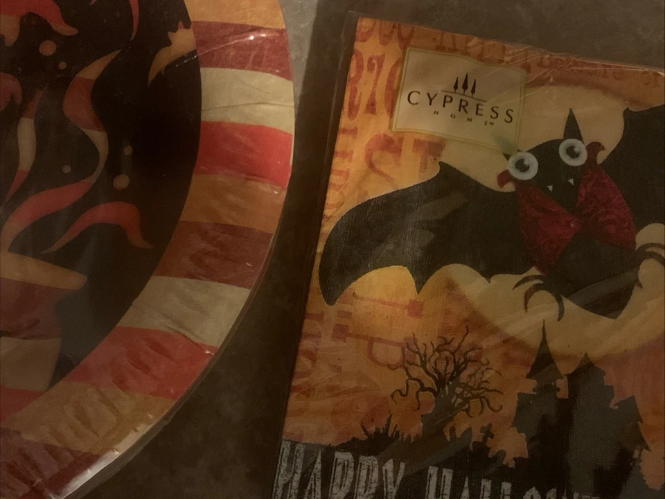 Pratos de festa de Halloween com guardanapos, pratos revestidos - Imagem 4 de 4