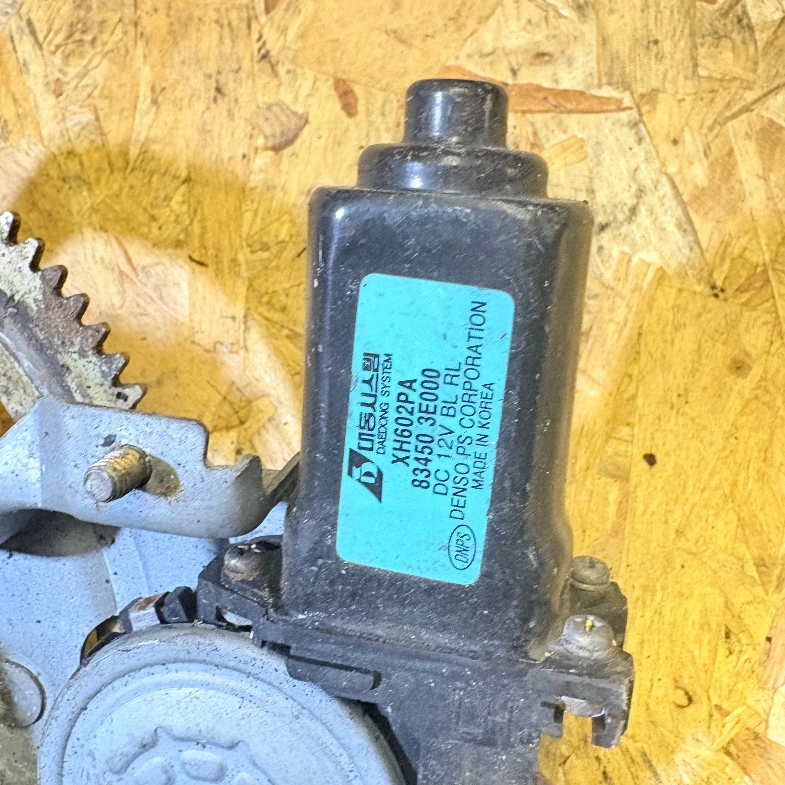 Window motor label 83450-3E000 XH602PA DC 12V