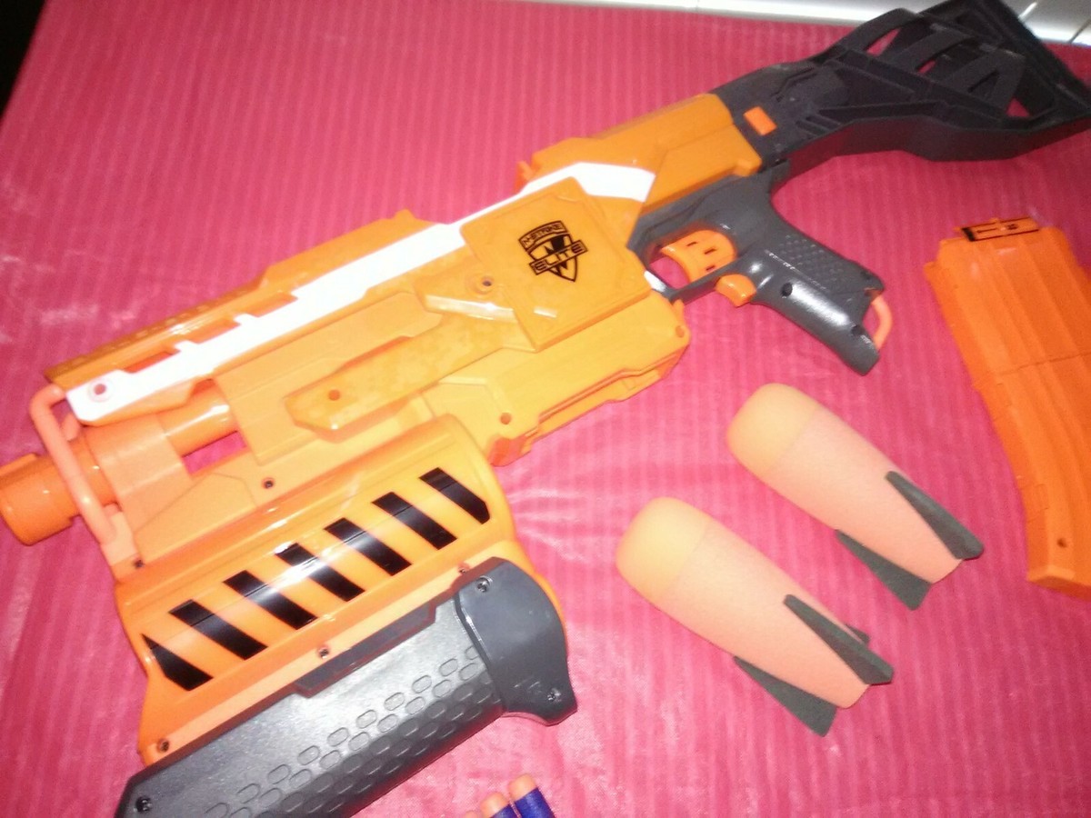 Nerf N Strike Elite DEMOLISHER 2 In 1 with 2 27mm Missiles 9 darts