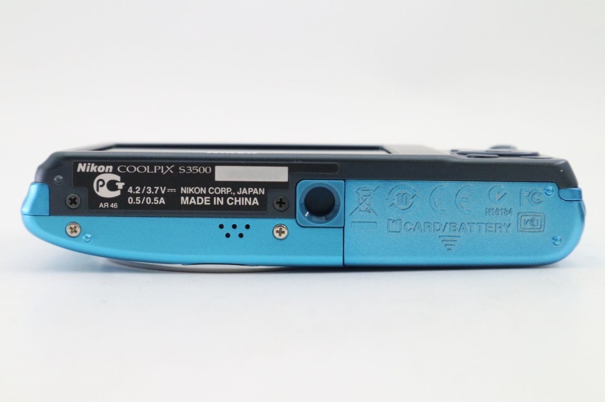 【美品】Nikon COOLPIX S3500 青 Nikon COOLPIX S3500 Oriental Blue & 4GB SDHCCard Digital