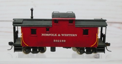 Balboa Scale Models, Norfolk & Western N&W Wood Caboose, Painted Brass HO Scale - Picture 6 of 19