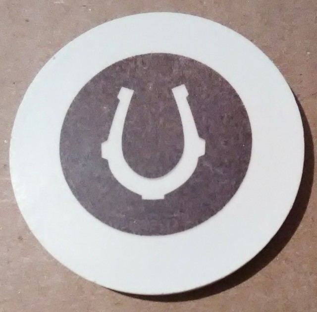 VINTAGE VAULT LUCKY HORSESHOE WHITE POKER CHIP GREAT FOR ANY COLLECTION