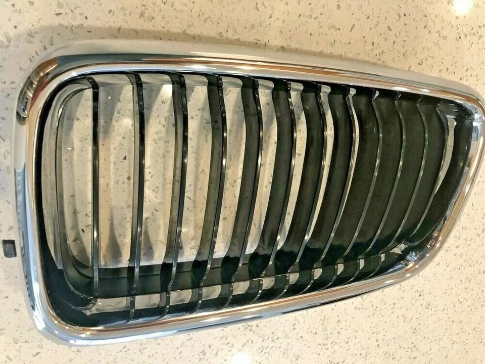 Nuevo capó delantero rejilla izquierda y derecha reemplazo BMW OEM # 51138231593/4 cromo negro Foto 2 de 4