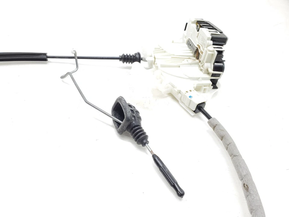 Mercedes-Benz CLS550 2012-2018 pestillo de cerradura de puerta delantera del conductor izquierdo OEM. Foto 3 de 4