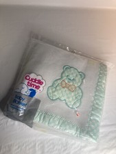 Deluxe Baby Blanket Cuddle Time Bear Acrylic WHITE Green SATIN EDGE New Vtg